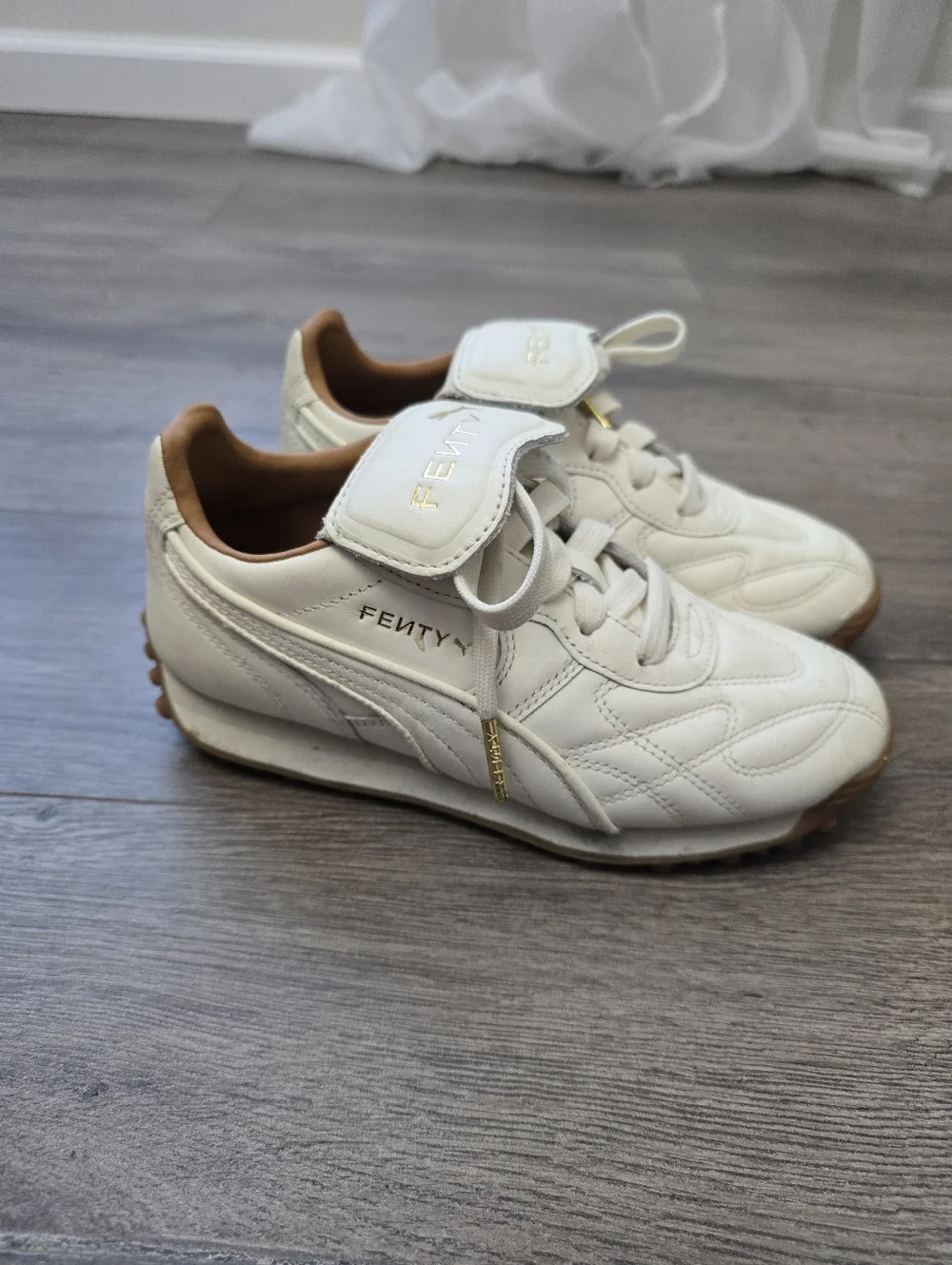 PUMA x Fenty Avanti VL Sneakers Warm White Colorway Little Girl Size 2.5